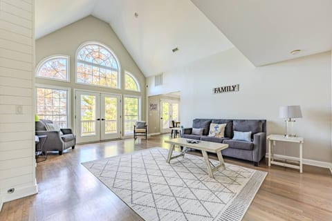 Lakeside Escape- quiet space, w/ beautiful views!