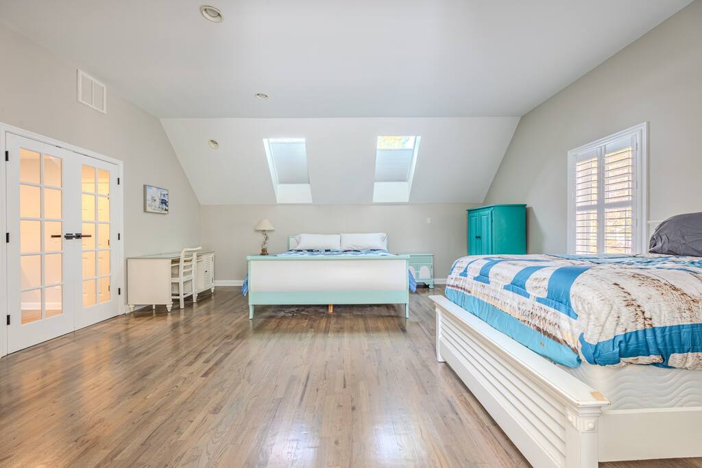 lakeside-escape-quiet-space-w-beautiful-views!/