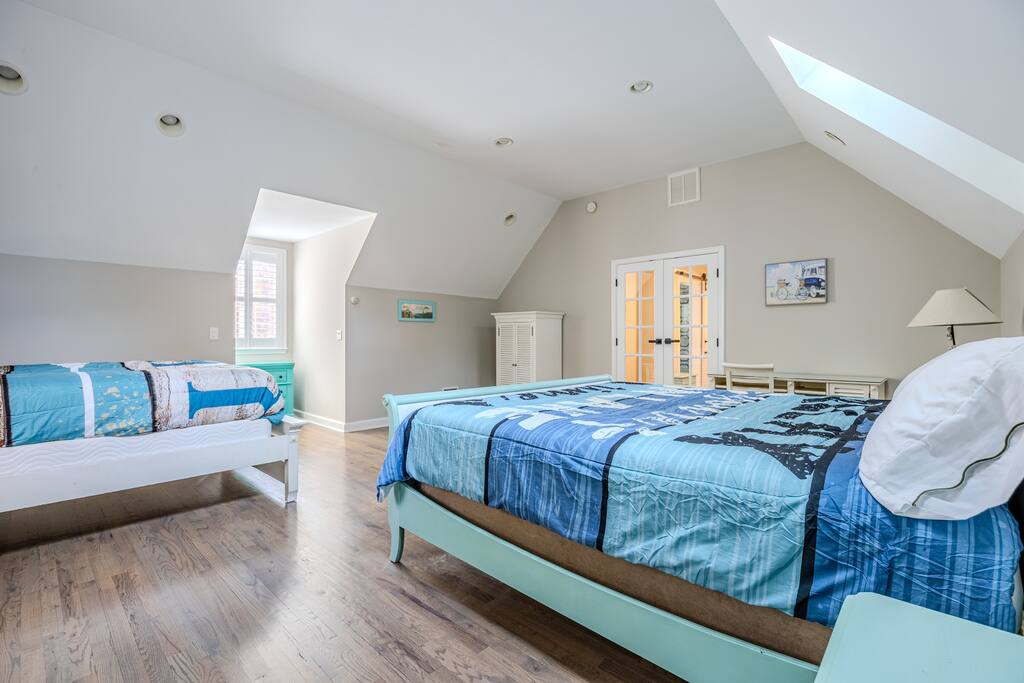 lakeside-escape-quiet-space-w-beautiful-views!/