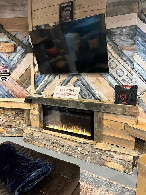 New remote controlled Fireplace recently added. Heat can be turned on or off so that you can enjoy the ambiance of the fire with or without heat, even in the warmer months. 
