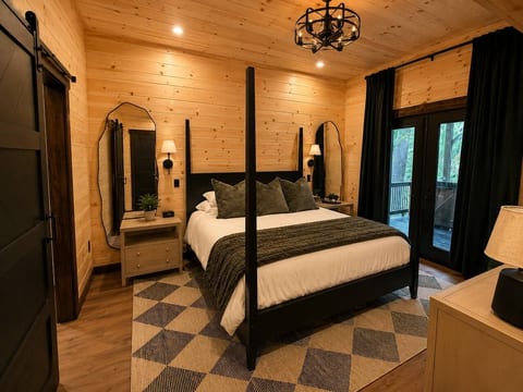 Riverfront Cabin up in the Trees, tucked away