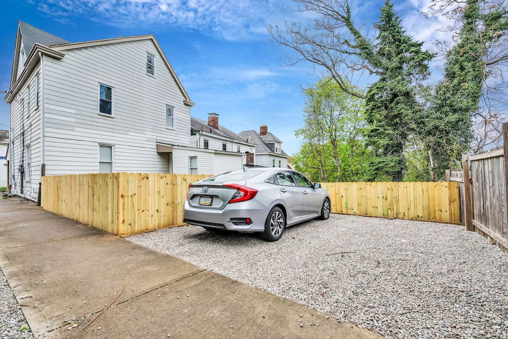 stylish-2br-or-off-street-parking/