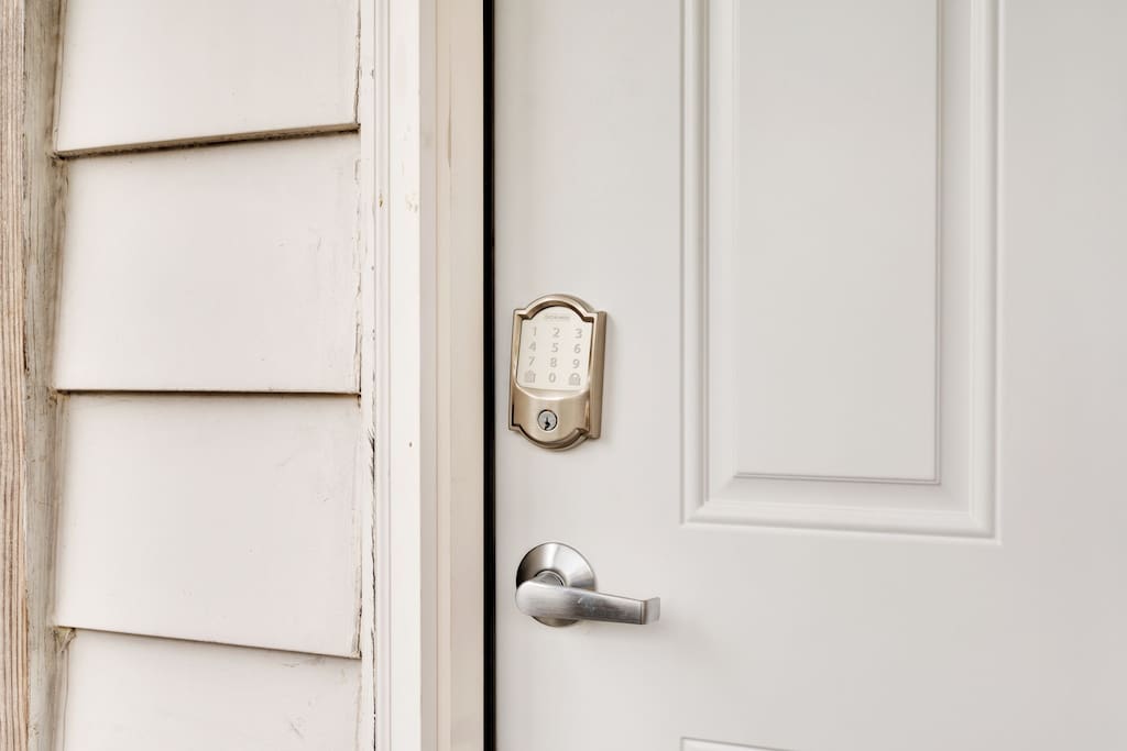 stylish-2br-or-off-street-parking/