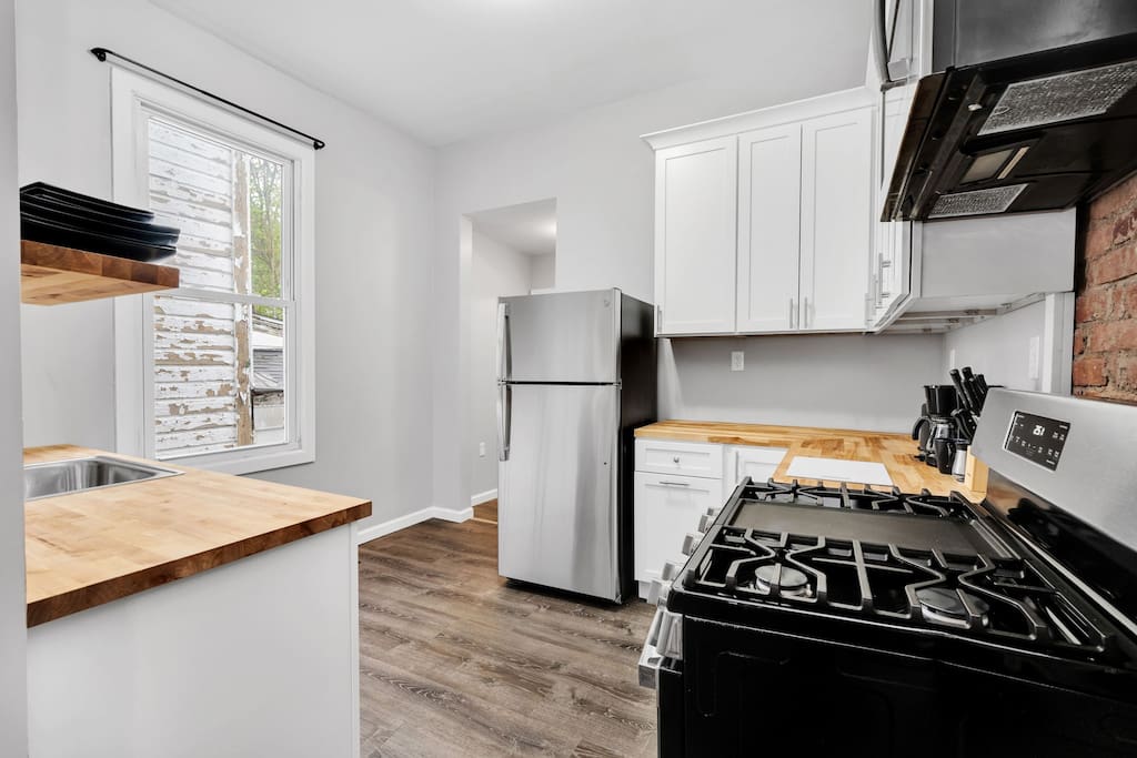 stylish-2br-or-off-street-parking/