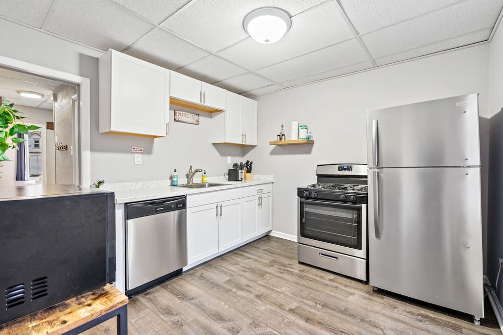 spacious-3br-house-or-off-street-parking/