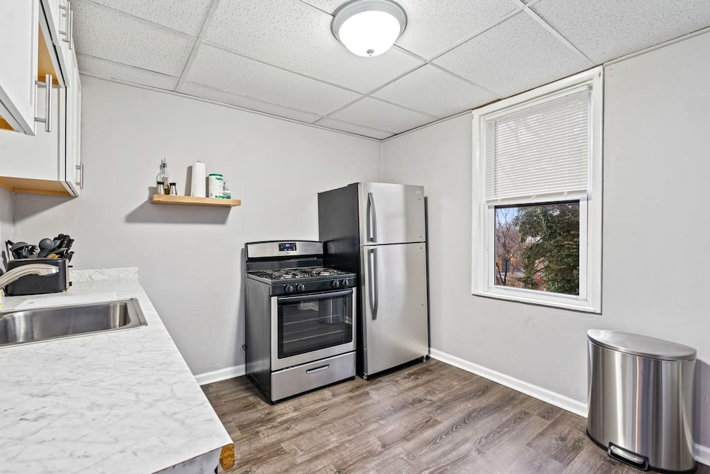 spacious-3br-house-or-off-street-parking/