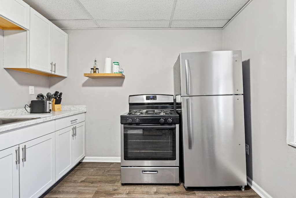 spacious-3br-house-or-off-street-parking/