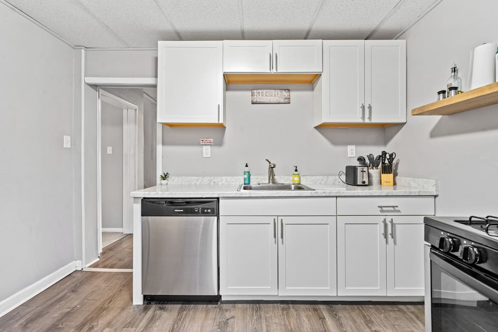 spacious-3br-house-or-off-street-parking/