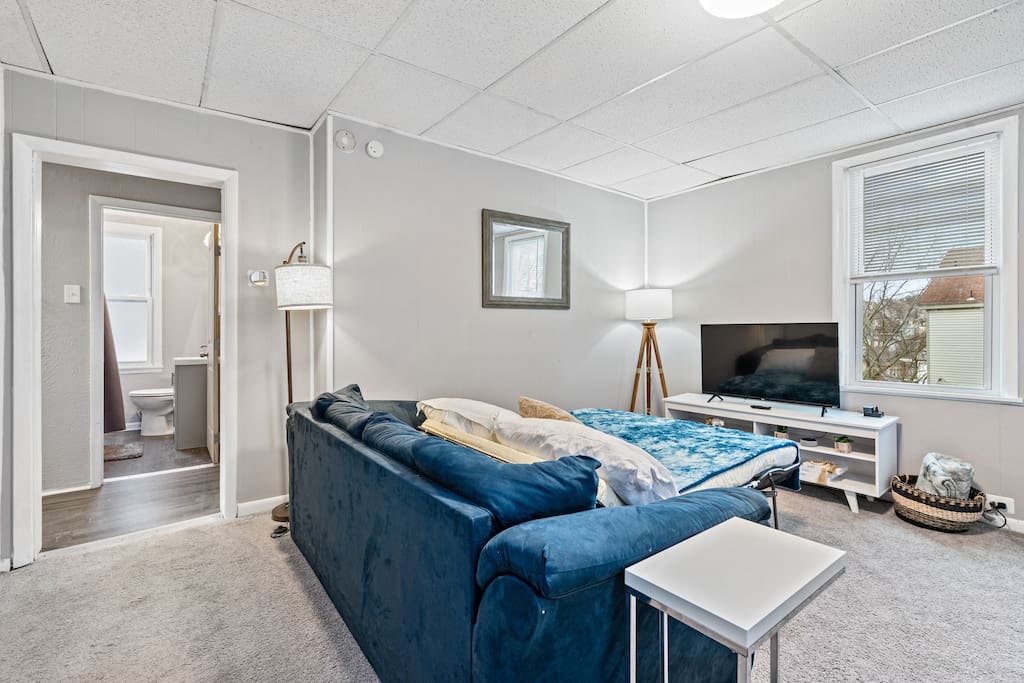 spacious-3br-house-or-off-street-parking/