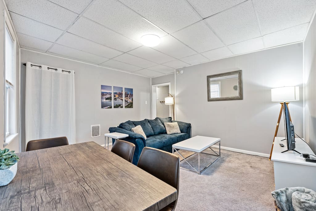 spacious-3br-house-or-off-street-parking/