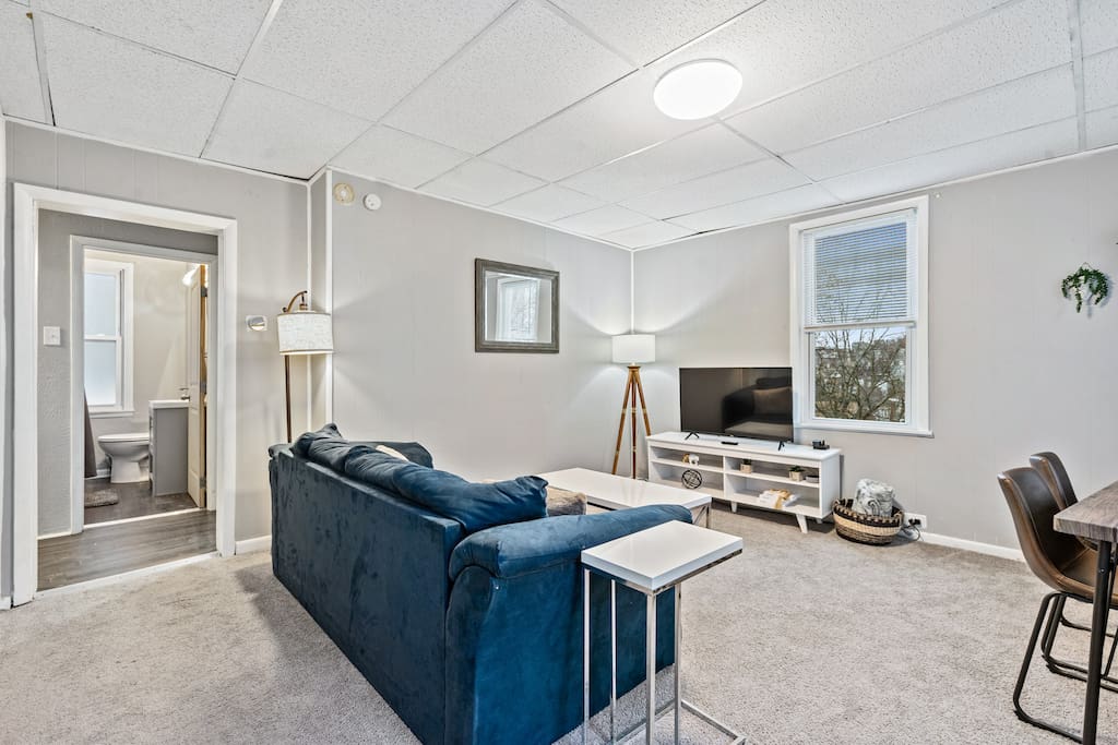 spacious-3br-house-or-off-street-parking/