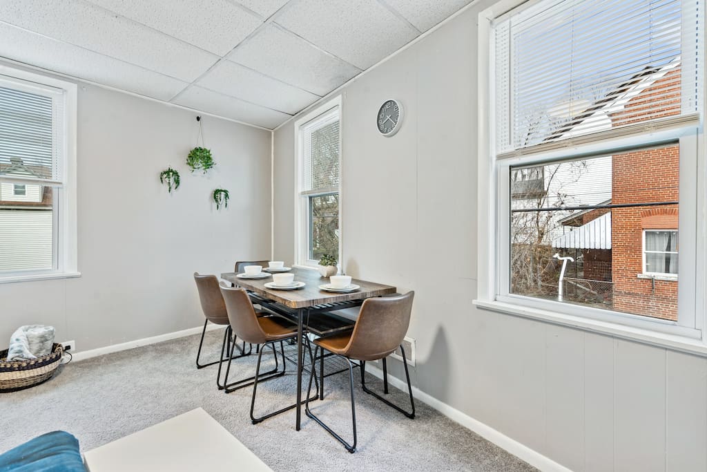 spacious-3br-house-or-off-street-parking/