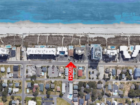 Oceanfront, Centrally Located, Huge 5k sq ft Home w Huge Private Pool, Hot tub, & Gameroom