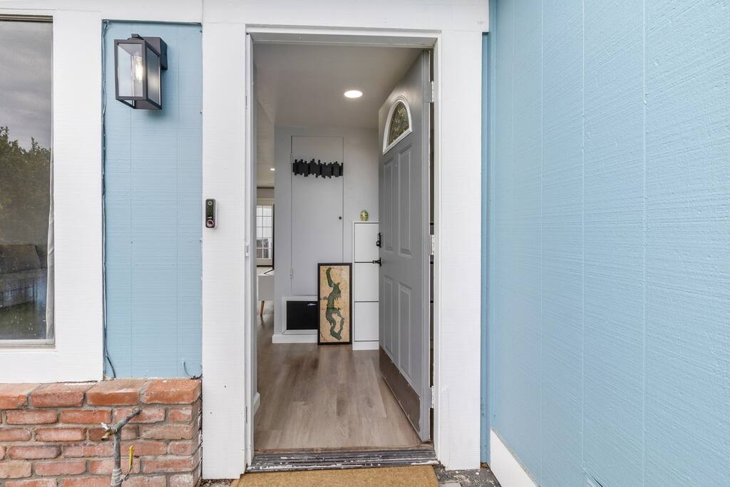 entire-house-near-monterey-with-jacuzzi/