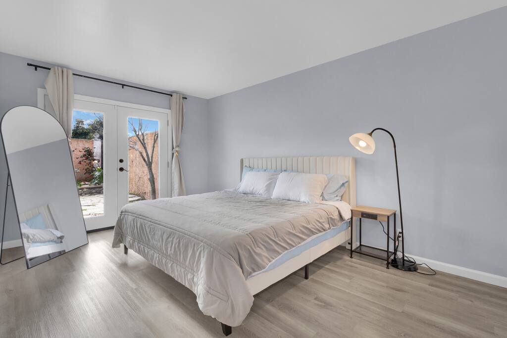 entire-house-near-monterey-with-jacuzzi/