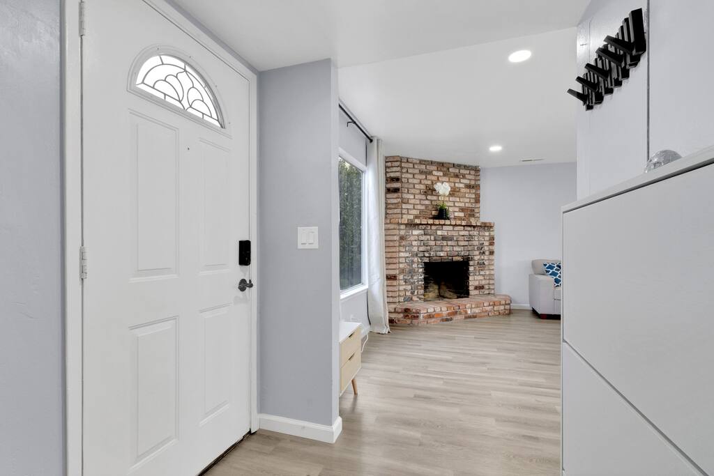 entire-house-near-monterey-with-jacuzzi/