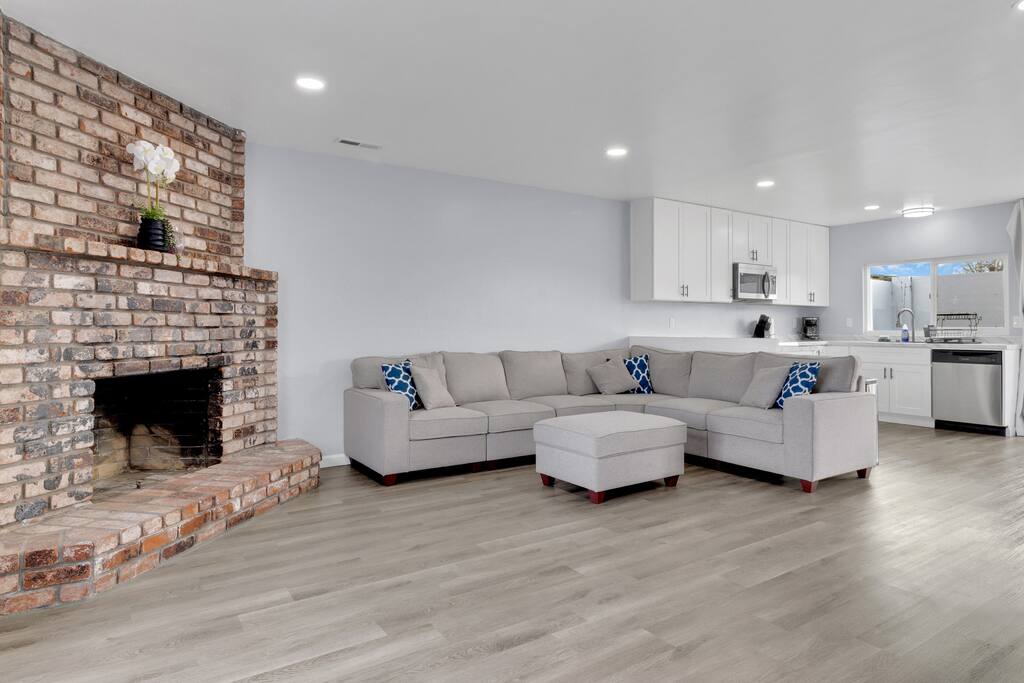 entire-house-near-monterey-with-jacuzzi/