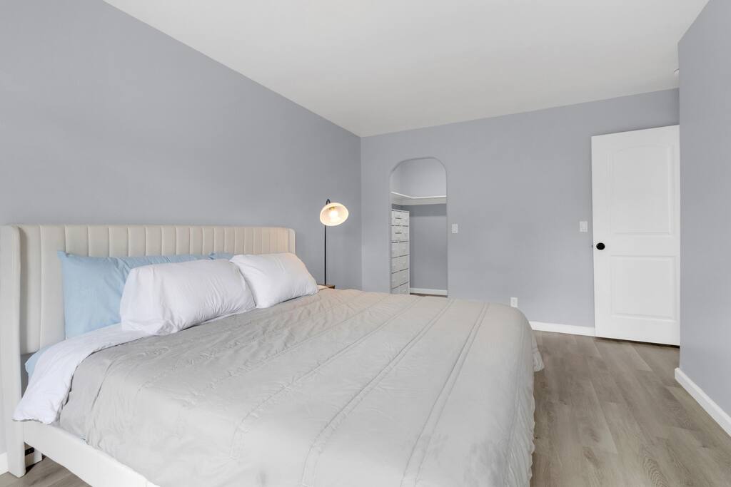 entire-house-near-monterey-with-jacuzzi/