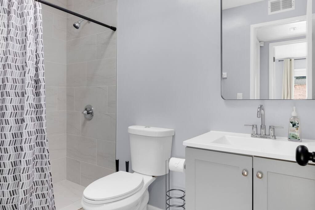 entire-house-near-monterey-with-jacuzzi/