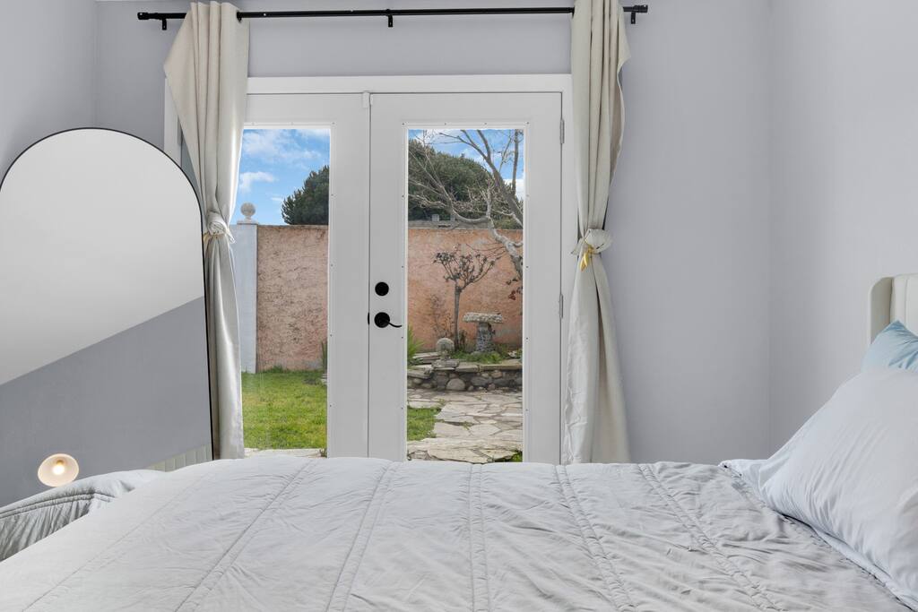 entire-house-near-monterey-with-jacuzzi/