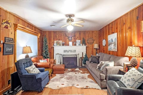 Pine Kissed Cabin | Furnished Monthly Rental in Pinetop-Lakeside