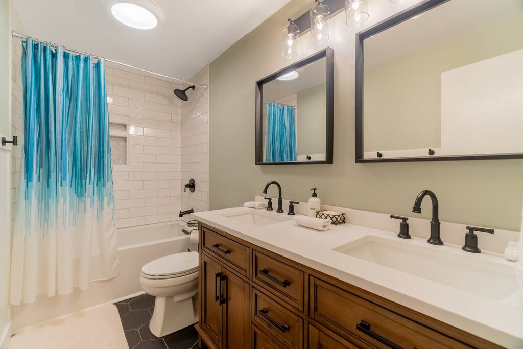The double sink allows room for two people at a time. 