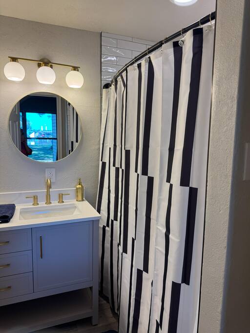 lakefront-bliss-at-cedar-creek-or-fire-pit-and-views/