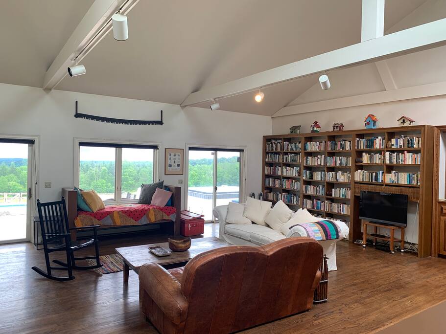 serene-farmhouse-villa-or-pool-or-hot-tub-or-grill/