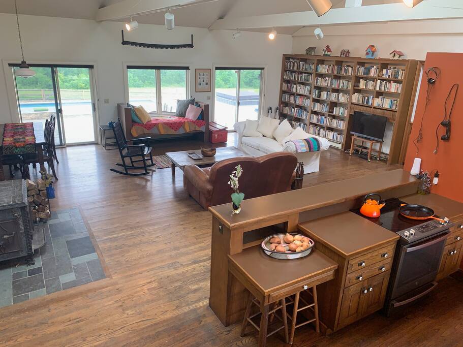 serene-farmhouse-villa-or-pool-or-hot-tub-or-grill/