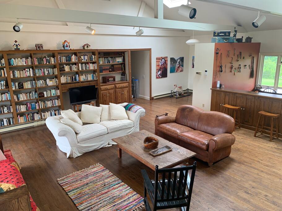 serene-farmhouse-villa-or-pool-or-hot-tub-or-grill/