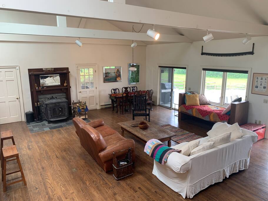 serene-farmhouse-villa-or-pool-or-hot-tub-or-grill/