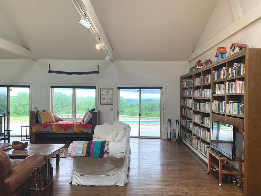 serene-farmhouse-villa-or-pool-or-hot-tub-or-grill/