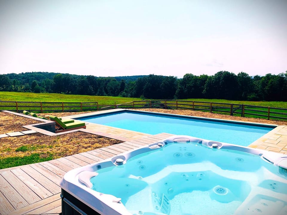 Serene Farmhouse Villa | Pool | Hot Tub | Grill - Chatham