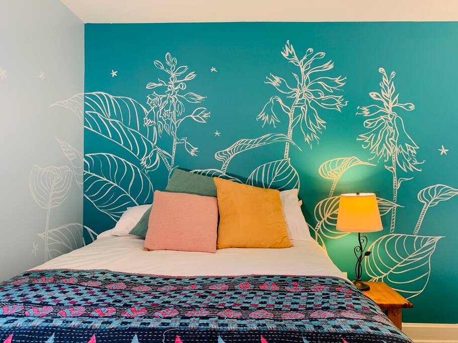 serene-farmhouse-villa-or-pool-or-hot-tub-or-grill/