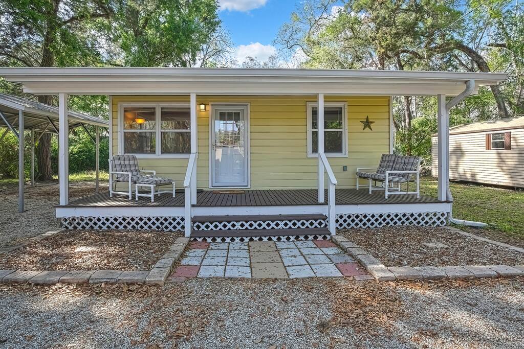 secluded-retreat-walk-to-boat-launch!/