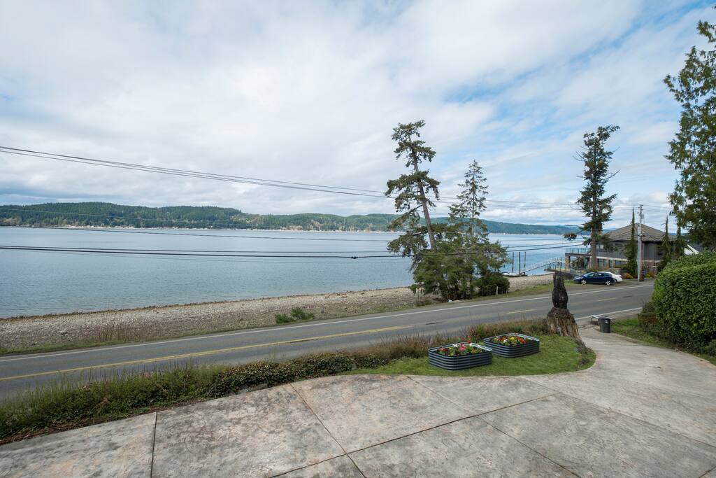 waterfront-bliss-on-coastal-hood-canal/