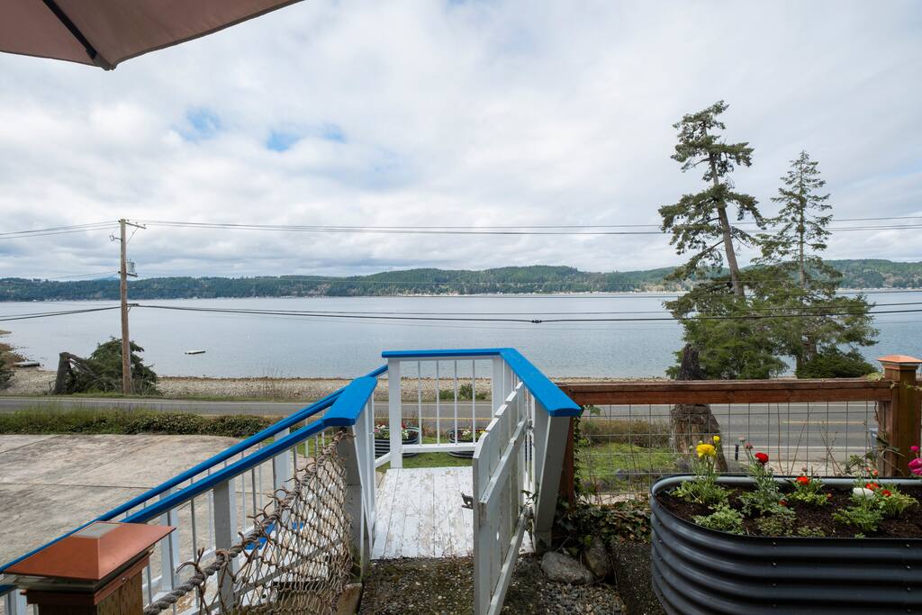 waterfront-bliss-on-coastal-hood-canal/