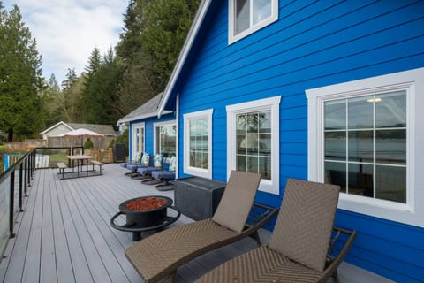 Waterfront Bliss on Coastal Hood Canal