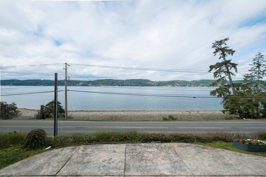 waterfront-bliss-on-coastal-hood-canal/