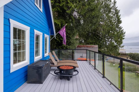 Waterfront Bliss on Coastal Hood Canal