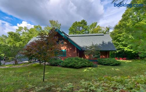 UpNorth Chalet: Hot Tub, Game Room & Sauna