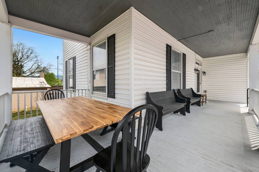 inn-luray-walkable-greenway-caverns-and-park/