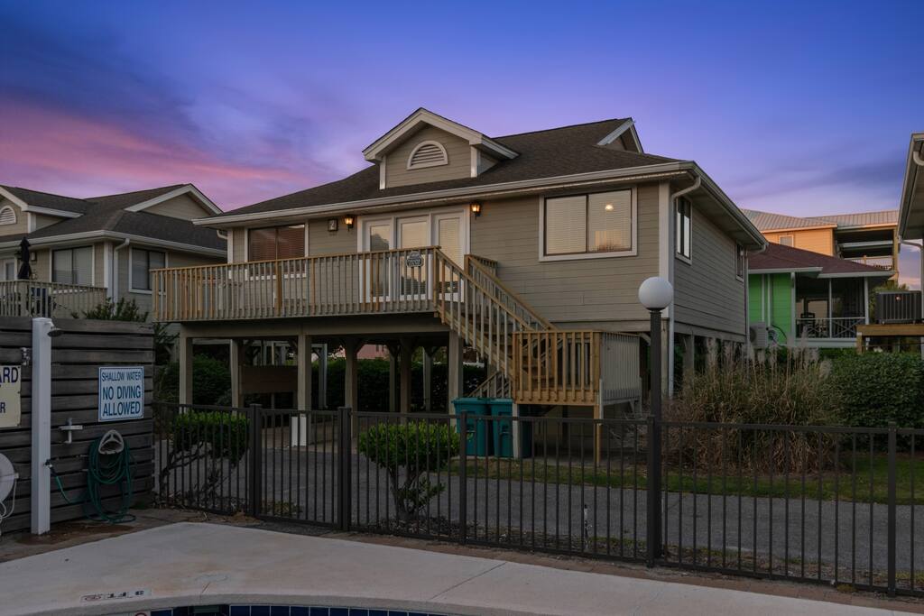 ocean-vibes-or-pet-friendly-walk-to-beach-+-pool/