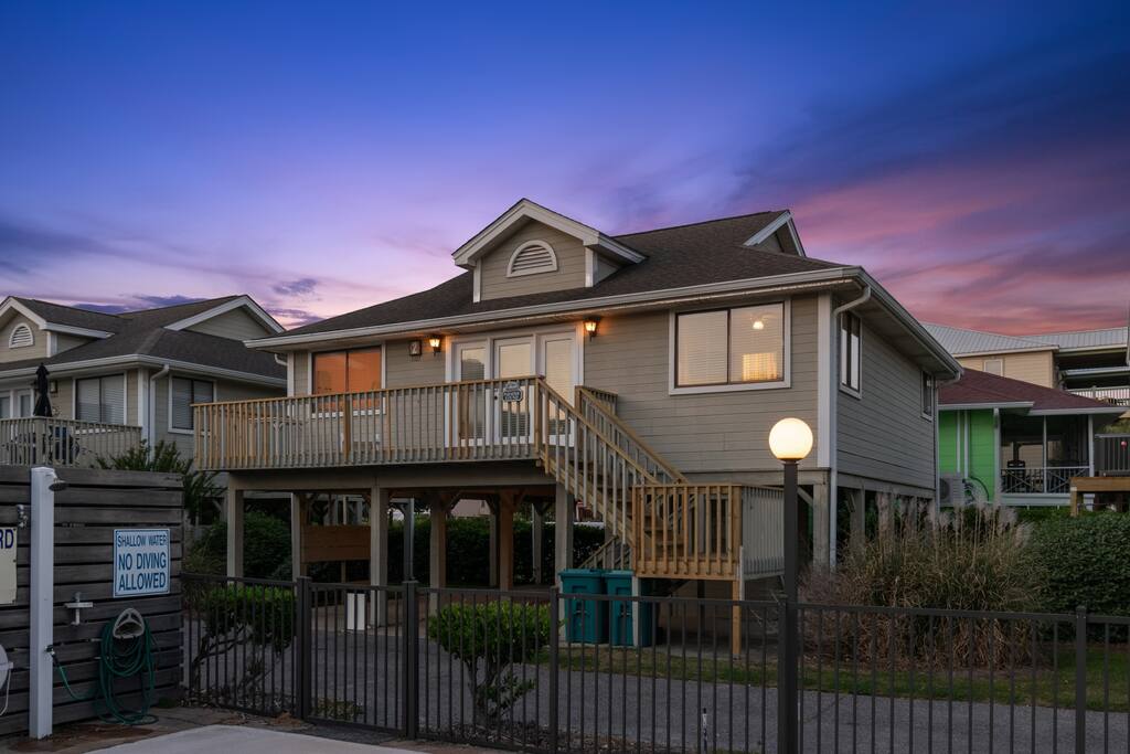 ocean-vibes-or-pet-friendly-walk-to-beach-+-pool/