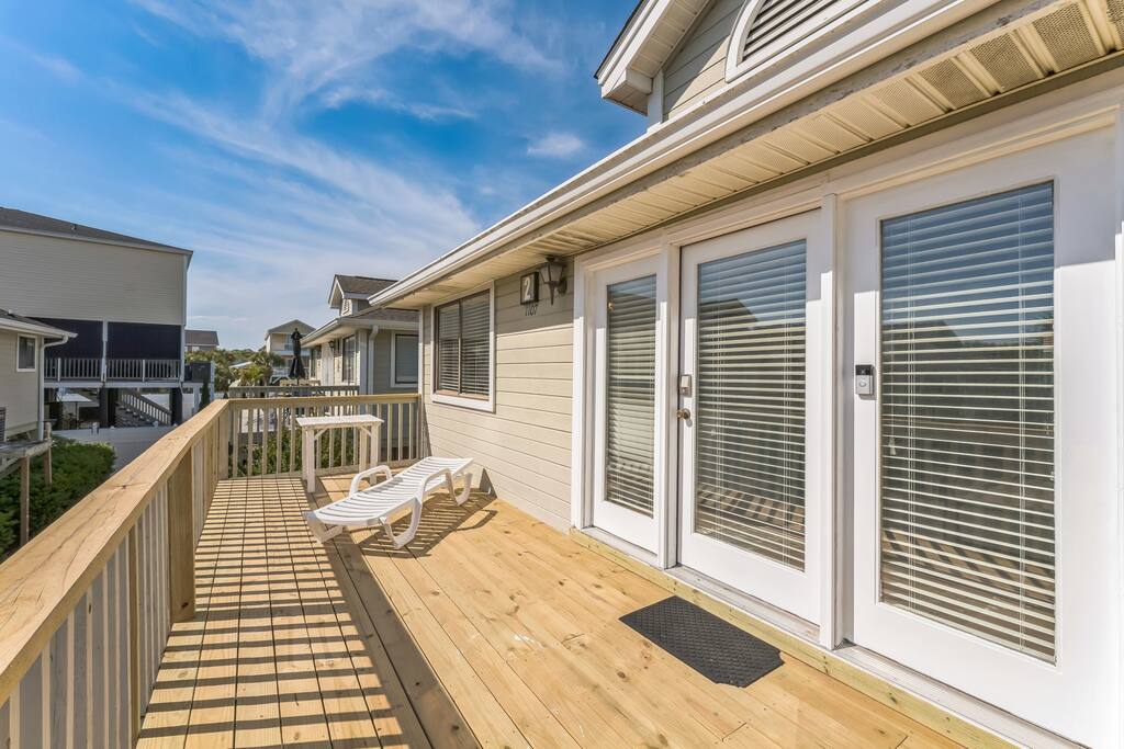 ocean-vibes-or-pet-friendly-walk-to-beach-+-pool/