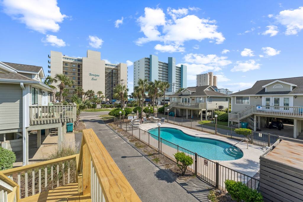 ocean-vibes-or-pet-friendly-walk-to-beach-+-pool/