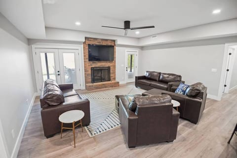 Scenic Lake House | Golf Hole, Views, Game Room