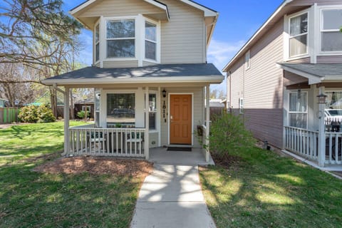 Welcome to your charming Boise retreat with a lovely covered porch, perfect for relaxing after a day of exploring. This comfortable home offers a fantastic location for your next getaway.