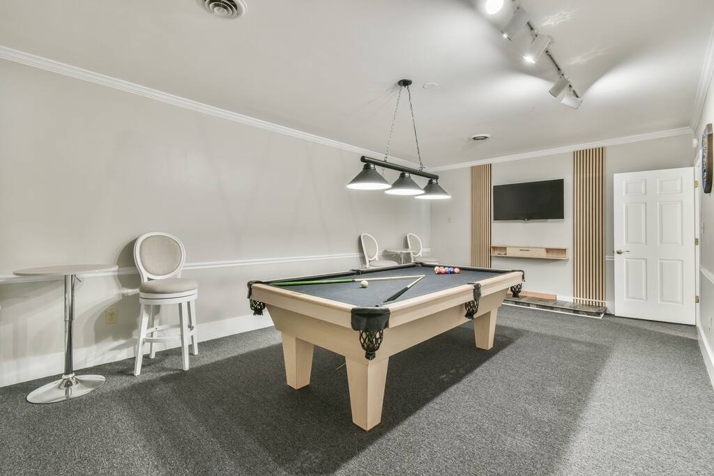 lake-hartwell-escape-or-dock-kayaks-and-game-room/