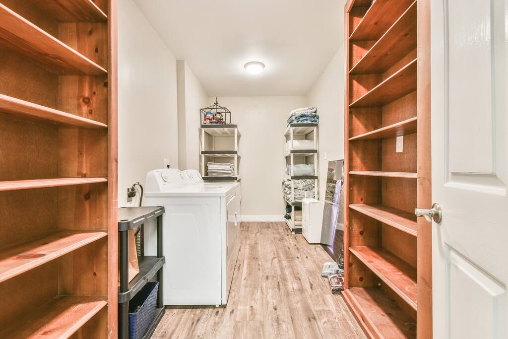 lake-hartwell-escape-or-dock-kayaks-and-game-room/